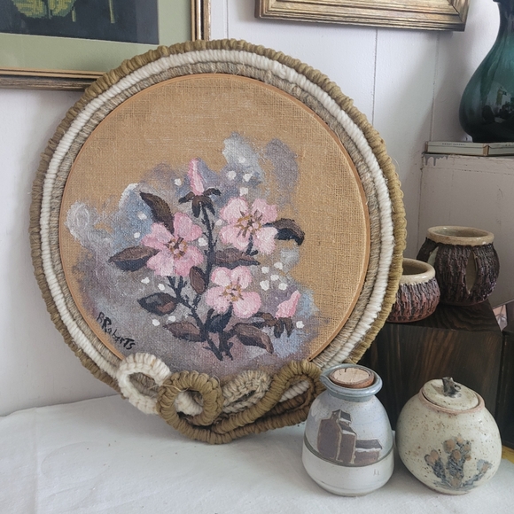 Orginal Acrylic Painting on Burlap Macrame Boarder Round Artist Signed - Picture 1 of 10